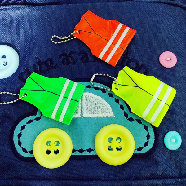 Брелок - светоотражатель "Жилет" на цепочке / двухсторонний фликер - 1 шт., цвет MIX